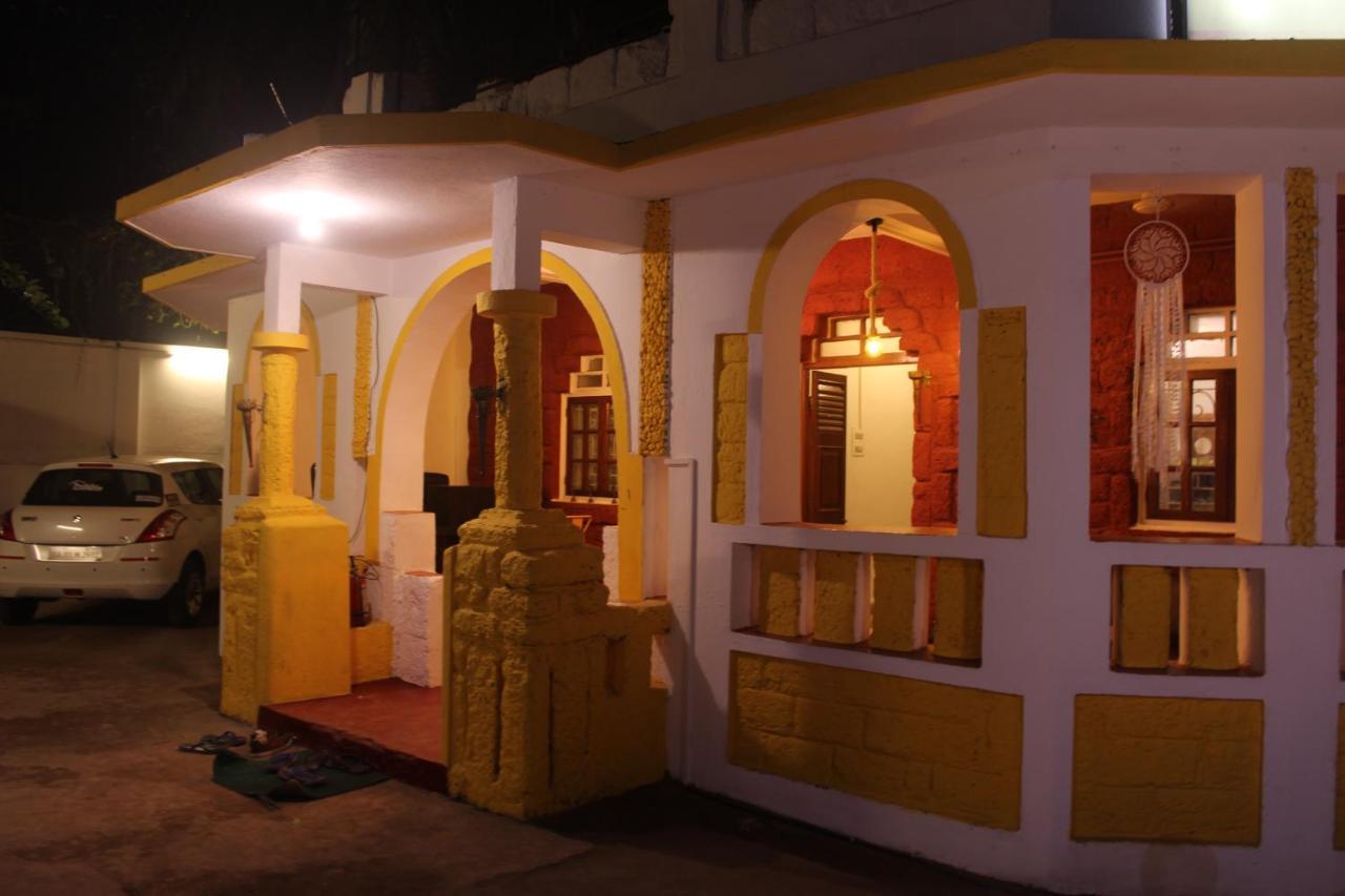 Aerostel - Backpacker's In Goa * Calangute